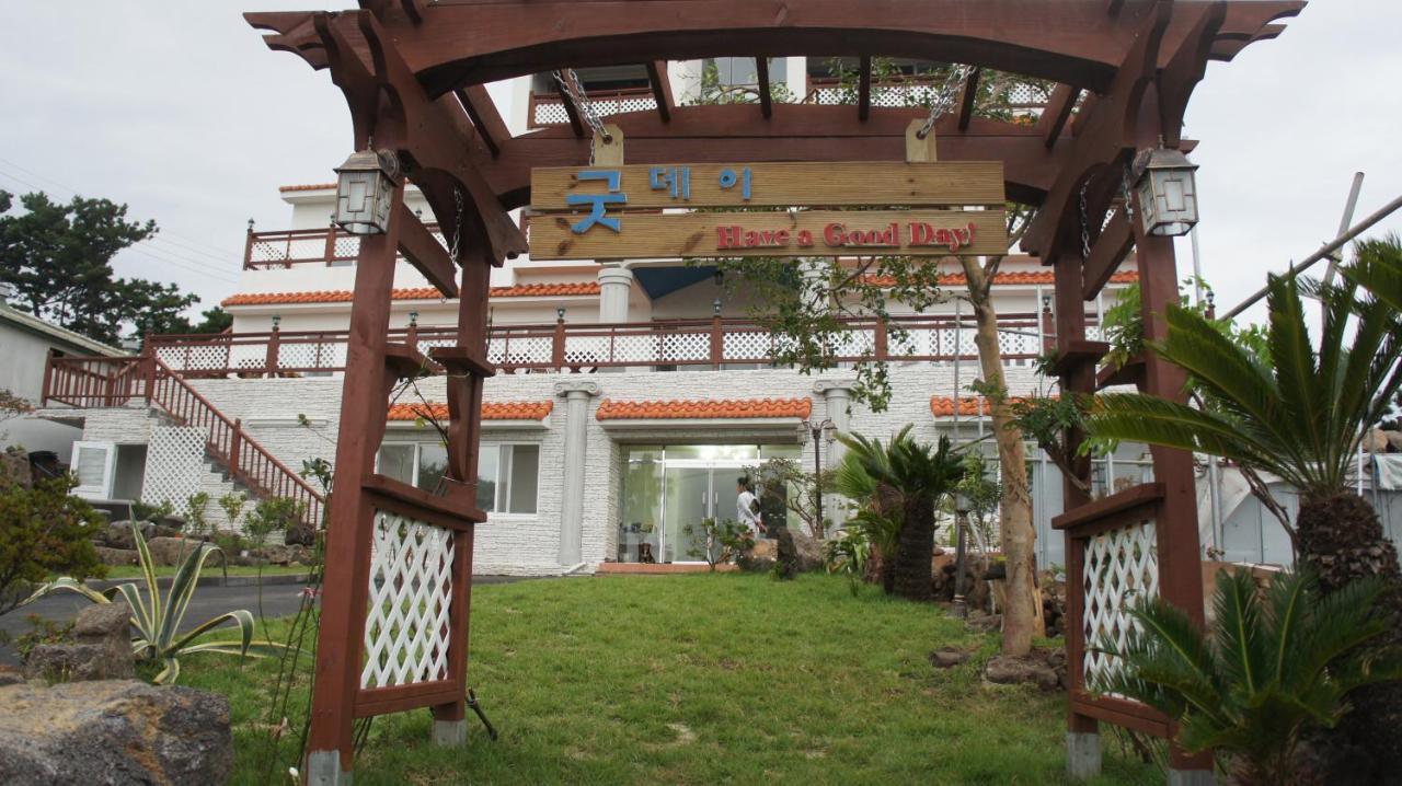 Good Day Pension Σεογκουίπο Εξωτερικό φωτογραφία